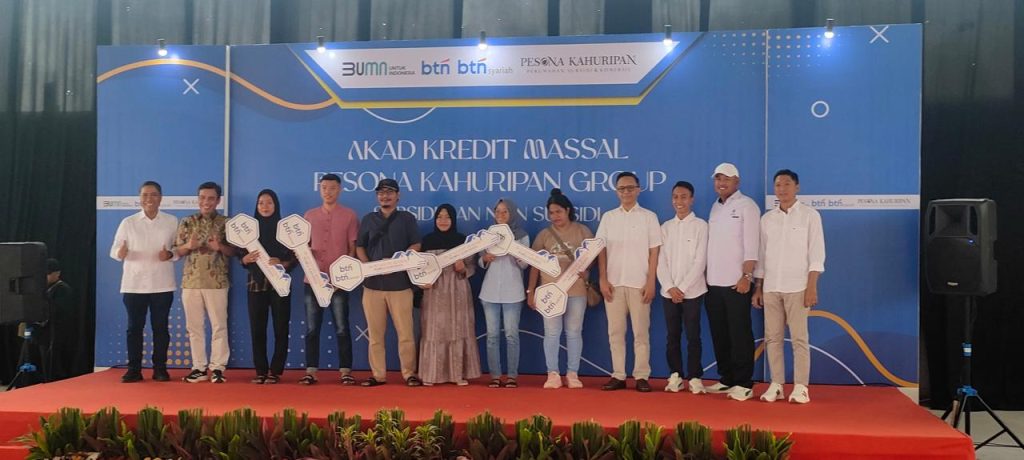 Pesona Kahuripan (PK) Group, menggelar acara akad kredit massal dan bakti sosial di Gudang Industri Pesona Kahuripan 5, Cileungsi, Kabupaten Bogor.