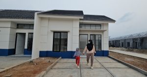 Menteri Perumahan dan Kawasan Permukiman (PKP) merespon adanya pro kontra tentang draft Peraturan Menteri Perumahan dan Kawasan Permukiman terkait batasan luas lahan dan luas lantai rumah umum tapak.