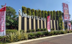 "Widari Village berada di Kecamatan Legok, setelah beroperasi pintu tol Legok pada akhir tahun lalu membuat aksesbilitas semakin cepat dan mudah," jelas William selepas acara peresmian marketing gallery dan club house Widari Village pada Senin