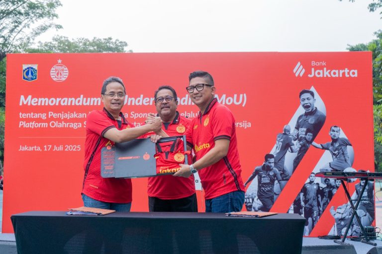 Bank Jakarta menegaskan komitmennya mendukung kebangkitan Persija dengan menjadi salah satu sponsor.