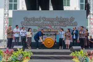 Bank Jakarta mendukung penuh upaya pemberdayaan UMKM melalui partisipasi aktif dalam Festival Kemudahan & Perlindungan UMKM 2025 yang digelar Kementerian UMKM di Kawasan Kota Tua, Jakarta.