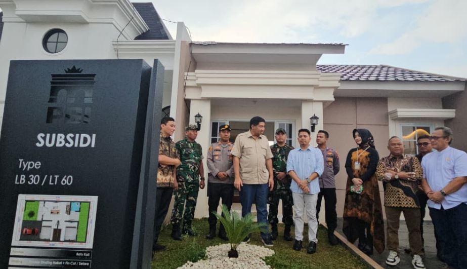 Menteri PKP langsung mengecek rumah subsidi Perumahan Pondok Banten Indah yang berlokasi Jl. Raya Serang - Pandeglang Km. 5, Tembong, Kecamatan Cipocok Jaya, Kota Serang, Banten.