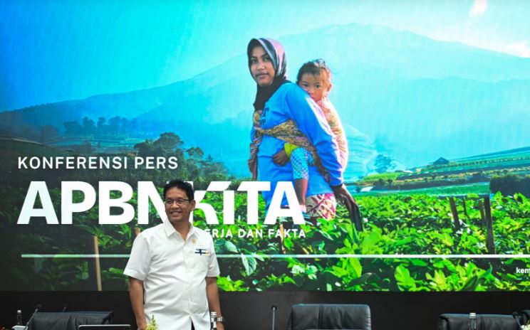 “Kinerja ekonomi berbagai negara masih resilien hingga tahun 2025, meskipun AS pada periode yang bersamaan menerapkan tarif resiprokal tinggi. Indonesia menjadi bagian dari kelompok negara yang resilien,” kata Menkeu Purbaya dalam konferensi pers APBN KiTA di Jakarta pada Senin (22/9).