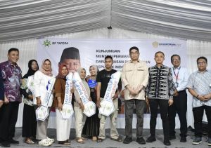 KUR Perumahan merupakan bagian dari percepatan penyaluran program rumah subsidi bagi masyarakat berpenghasilan rendah (MBR).Rangkaian kegiatan di Sumedang dimulai dengan kunjungan lapangan ke Perumahan Blitz Cimalaka II di Kecamatan Cimalaka, Kabupaten Sumedang.
