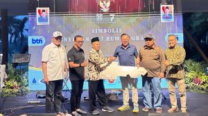 Menurut Ari, dalam milad ke-7 ini HIMPERRA memberikan 7 (tujuh) unit rumah gratis untuk para ustadz dan marbot masjid/mushala di tujuh kota, 70 paket santunan untuk Anak Yatim, 700 Paket Sembako untuk fakir miskin dan dhuafa.