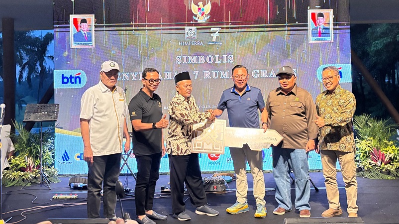 Menurut Ari, dalam milad ke-7 ini HIMPERRA memberikan 7 (tujuh) unit rumah gratis untuk para ustadz dan marbot masjid/mushala di tujuh kota, 70 paket santunan untuk Anak Yatim, 700 Paket Sembako untuk fakir miskin dan dhuafa.