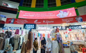 Hal ini mencerminkan kesiapan Bank Jakarta untuk menjalankan mandat pemerintah secara optimal dan bertanggung jawab. Bank Jakarta berada dalam kondisi yang solid, tercermin dari tingkat Kesehatan Bank kategori “Sehat” berdasarkan penilaian OJK semester I tahun 2025.