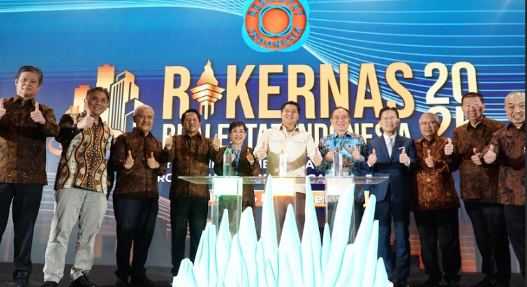 "Terimakasih bapak Menteri PKP yang sudah 4 kali hadir ke acara REI. Beliau membuktikan kata-katanya bahwa yang dibutuhkan sektor perumahan saat ini adalah super team," kata Ketua Umum DPP REI, Joko Suranto pada Rapat Kerja Nasional (Rakernas) REI tahun 2025 di Hotel Mercure Ancol, Jakarta, Kamis (4/11).