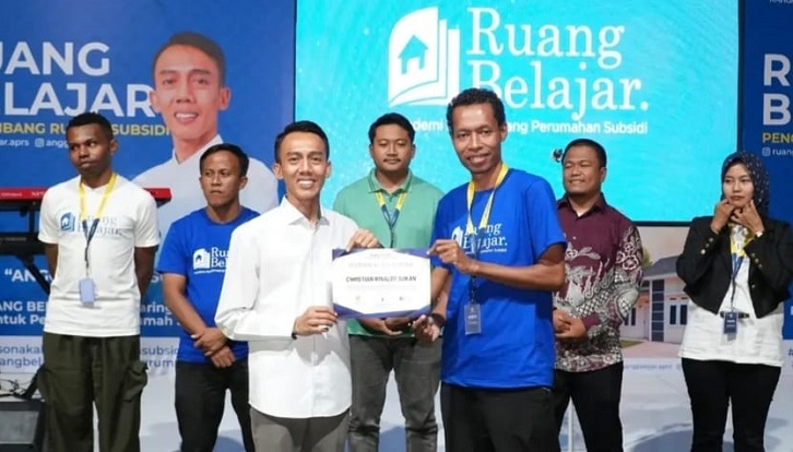 Angga Budi Kusuma yang merupakan mantan office boy di Pesona Kahuripan Group tersebut mengungkapkan, antusiasme masyarakat terhadap RUANG BELAJAR ini sangat tinggi. Tercatat, jumlah pendaftar mencapai ribuan orang, sementara lebih dari 2.000 orang lainnya menyatakan minat namun belum sempat mendaftar.
