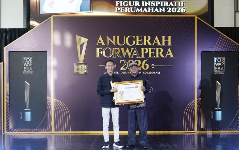 Tidak hanya menyabet penghargaan sebagai “Pengembang Rumah Subsidi Terbaik 2026”, Direktur Utama PT Himah Alam Sentosa, selaku pengembang Pesona Kahuripan Group, Angga Budi Kusuma, juga meraih penghargaan individu sebagai “Figur Inspiratif Perumahan 2026”.