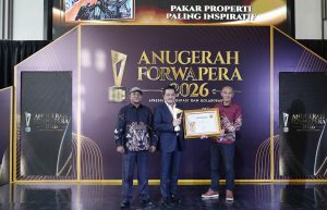 Panangian Simanungkali lahir di Tarutung, Sumatera Utara, pada 5 Januari 1960. Panangian, akrab disapa Bang Ian telah malang melintang di industri properti Tanah Air selama 30 an tahun.