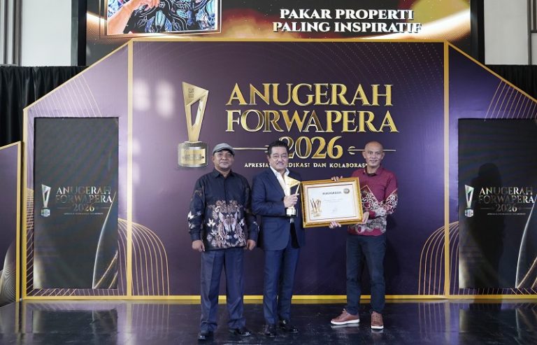 Panangian Simanungkali lahir di Tarutung, Sumatera Utara, pada 5 Januari 1960. Panangian, akrab disapa Bang Ian telah malang melintang di industri properti Tanah Air selama 30 an tahun.